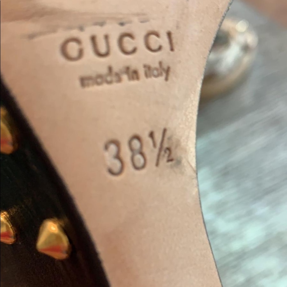Black Gucci pumps with golden studs - Picture 4 of 4